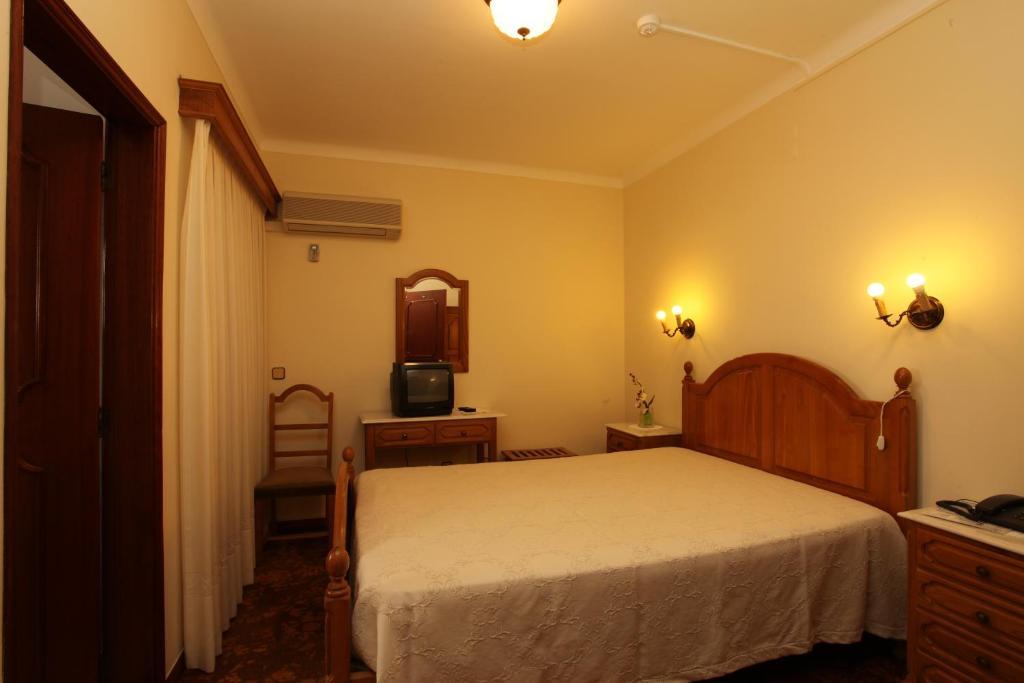 ホテル Residencial Sra. Da Lomba Pinhanços エクステリア 写真